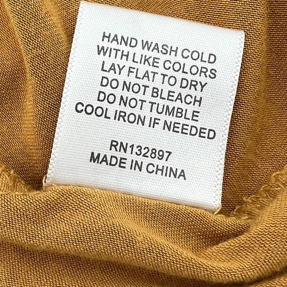 Rose & Olive Women's Jewel Tone Flowy Tank Top with Chain - Picture 6 of 6